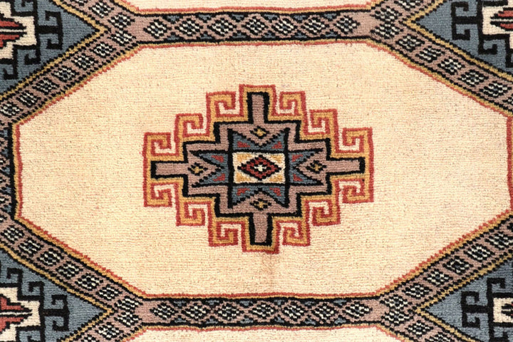 Blanched Almond Jaldar 2'  6" x 10'  5" - No. QA82095