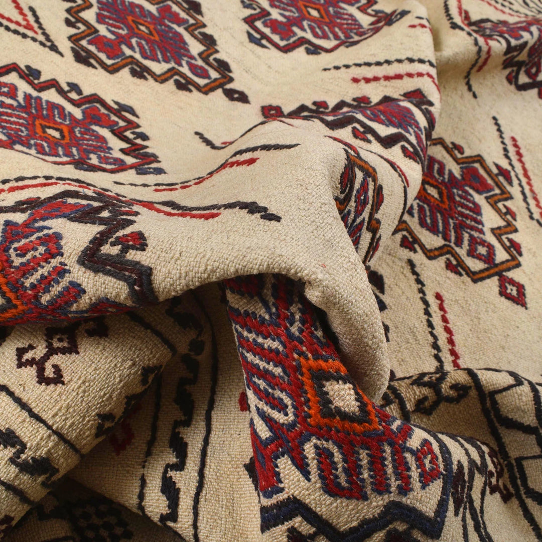 White Afghan Soumak Rug 4' 6" x 6' 4" Flat-Weave | No. AL19951