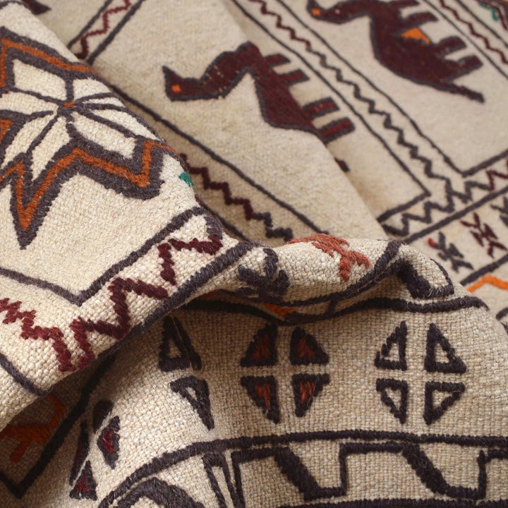 White Afghan Soumak Rug 4' 4" x 6' 4" Flat-Weave | No. AL72333