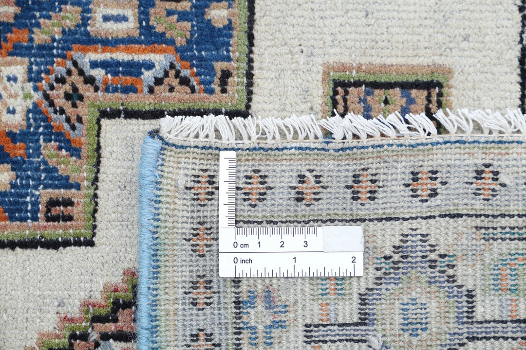 Persian Shiraz Rug 2' 10" x 5' 1" Hand-Knotted | No. AT10021