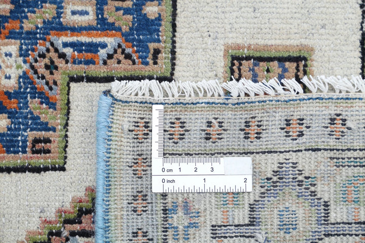 Persian Shiraz Rug 2' 10" x 5' 1" Hand-Knotted | No. AT10021