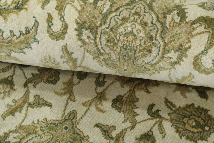 Ivory Green Indian Ziegler Rug 5' 10" x 5' 11" Hand-Knotted | No. AT10427