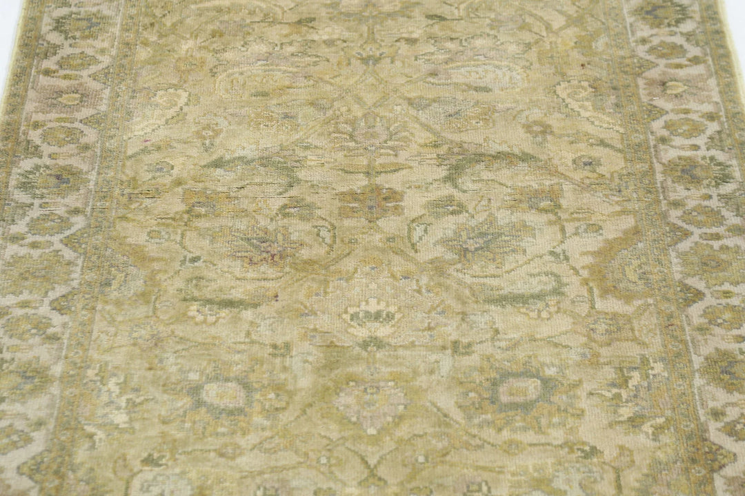 Green Ivory Indian Ziegler Rug 2' 8" x 7' 8" Hand-Knotted | No. AT10575