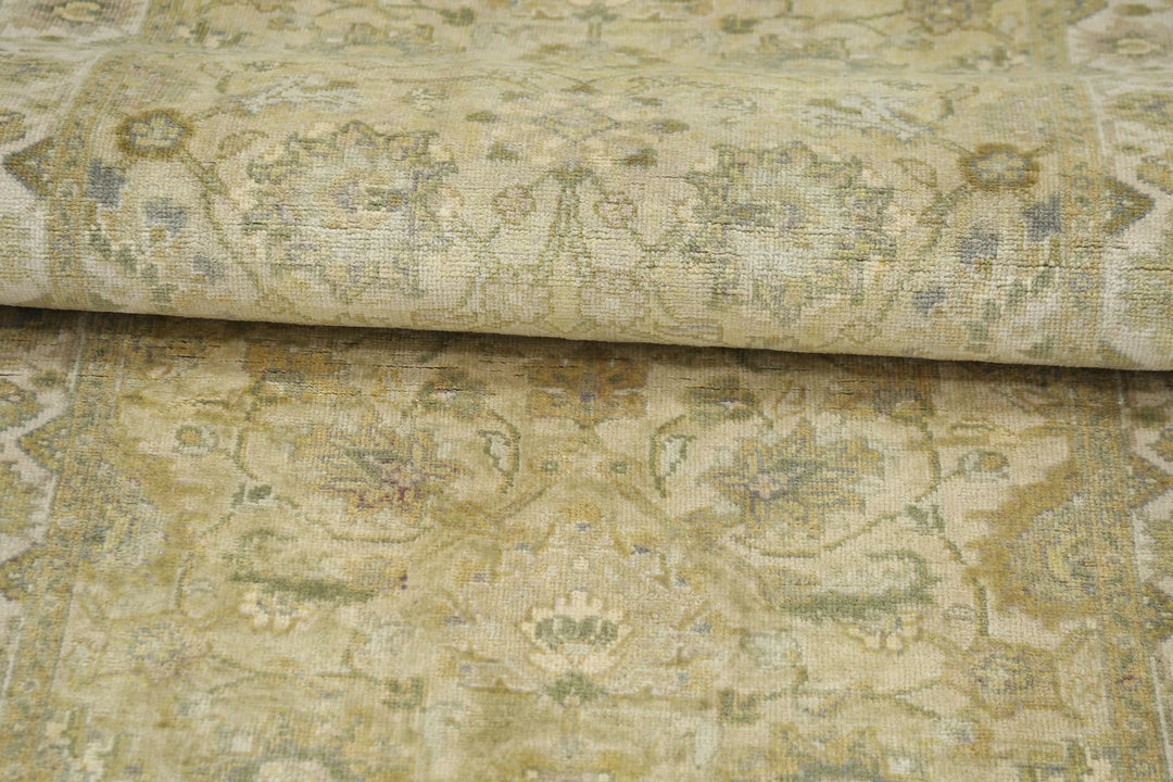Green Ivory Indian Ziegler Rug 2' 8" x 7' 8" Hand-Knotted | No. AT10575