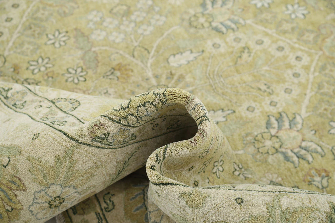 Green Ivory Indian Ziegler Rug 7' 9" x 9' 9" Hand-Knotted | No. AT16714