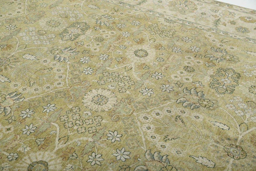 Green Ivory Indian Ziegler Rug 7' 9" x 9' 9" Hand-Knotted | No. AT16714