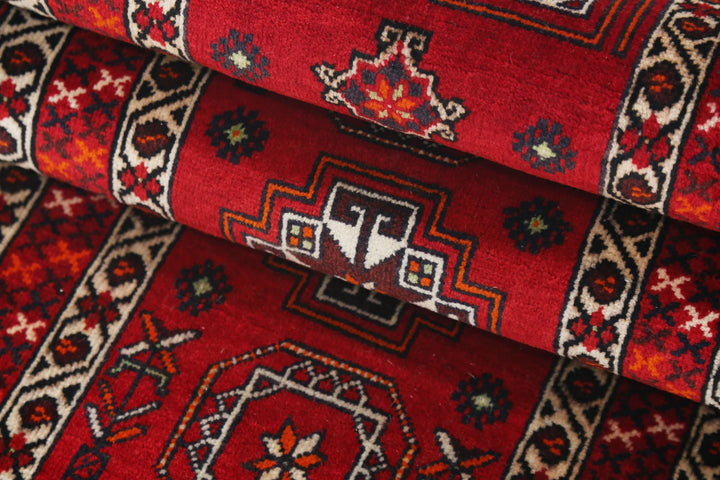 Persian Shiraz Runner 1' 1" x 6' 9" Hand-Knotted | No. AT18396
