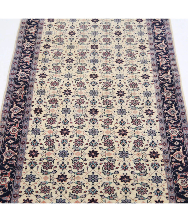 Ivory Pakistani Oriental Rug 2' 7" x 7' 11" Hand-Knotted | No. AT21443