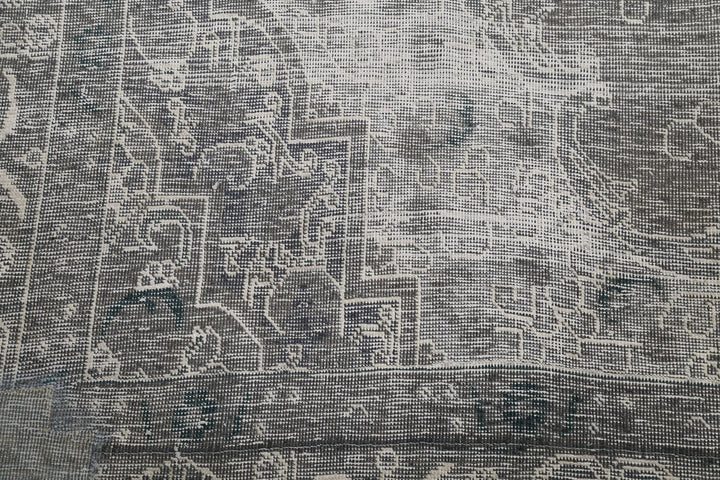 Persian Tabriz Rug 8' 5" x 12' 3" Hand-Knotted | No. AT22364