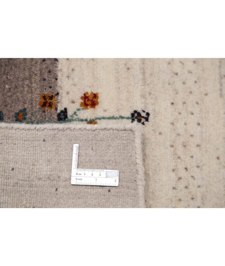 Ivory Indian Oriental Rug 5' 7" x 7' 9" Hand-Knotted | No. AT225697