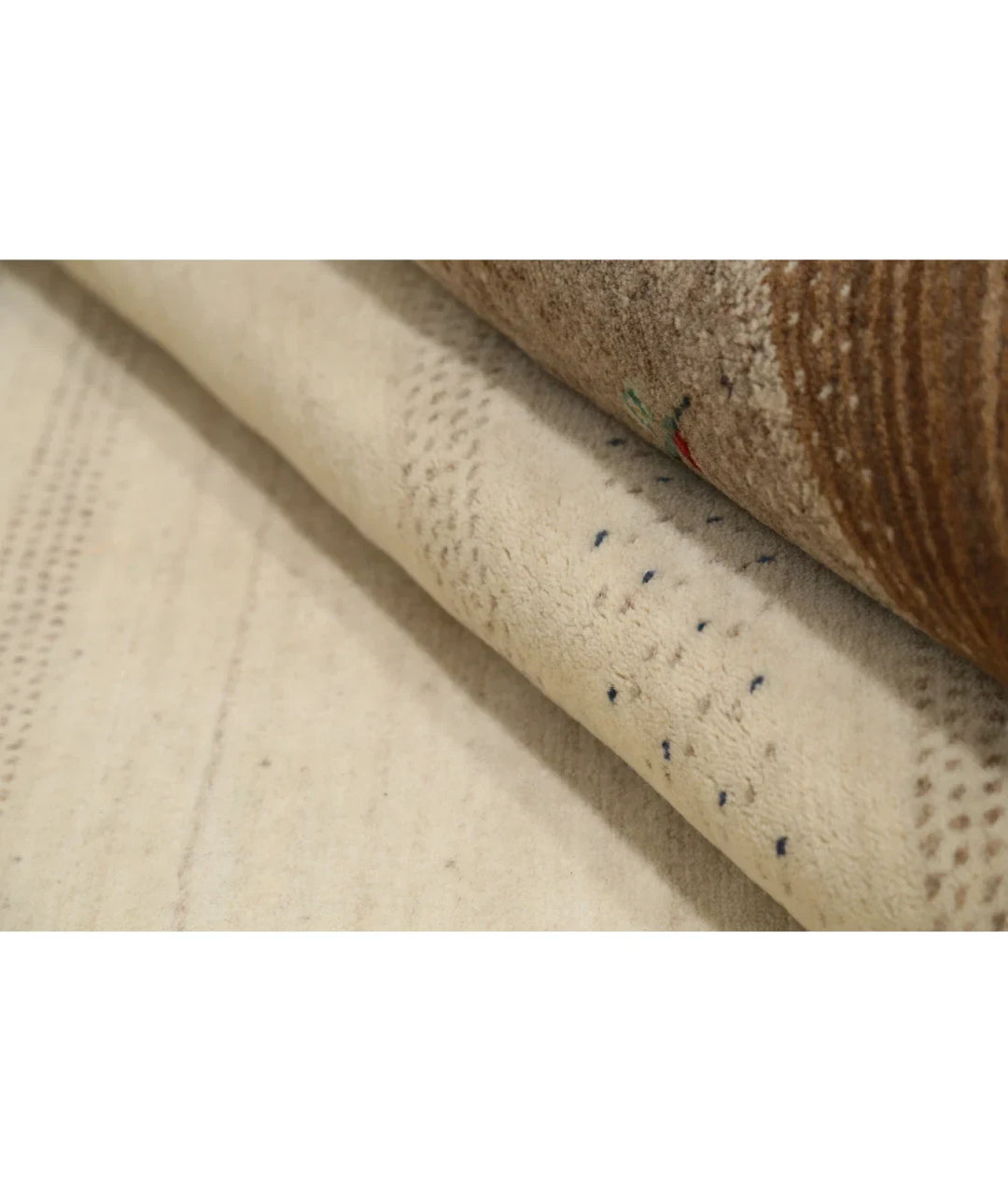 Ivory Indian Oriental Rug 5' 4" x 7' 11" Hand-Knotted | No. AT236175
