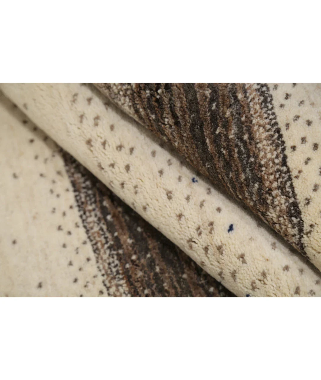 Ivory Indian Oriental Rug 2' 11" x 3' 11" Hand-Knotted | No. AT23755