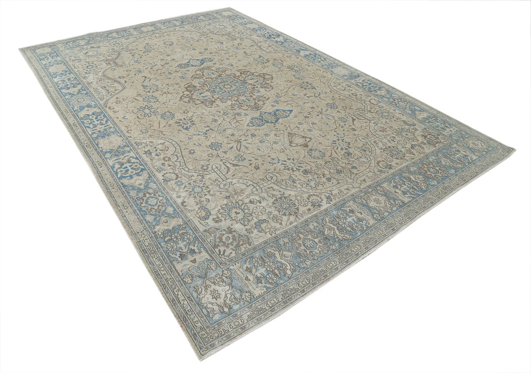 Persian Nain Rug 7' 8" x 11' 2" Hand-Knotted | No. AT24683