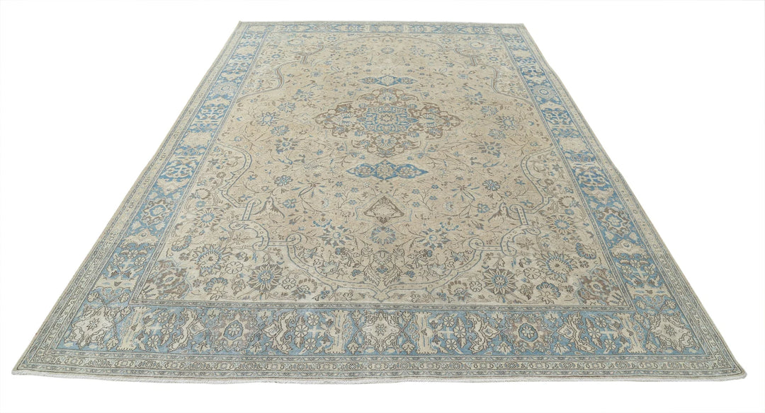 Persian Nain Rug 7' 8" x 11' 2" Hand-Knotted | No. AT24683