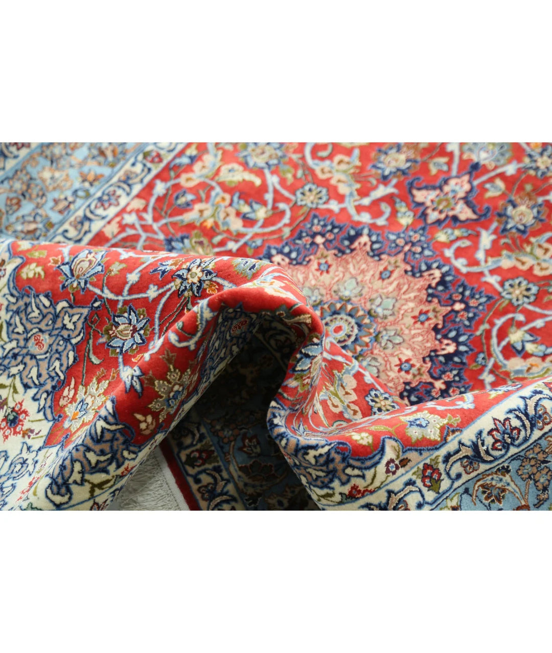 Persian Isfahan Rug 3' 6" x 5' 5" Hand-Knotted | No. AT26001