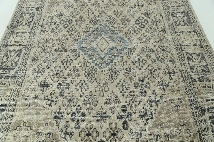 Persian Hamadan Rug 6' 10" x 9' 8" Hand-Knotted | No. AT27590