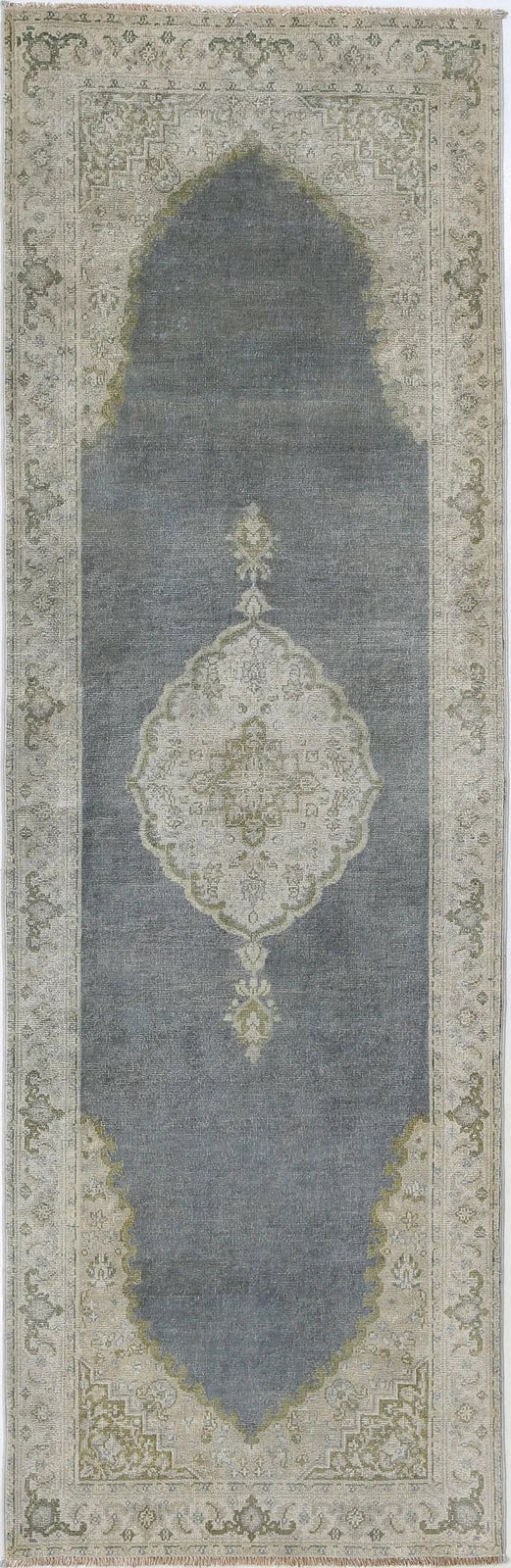 Grey Ivory Indian Ziegler Rug 2' 6" x 7' 9" Hand-Knotted | No. AT28098