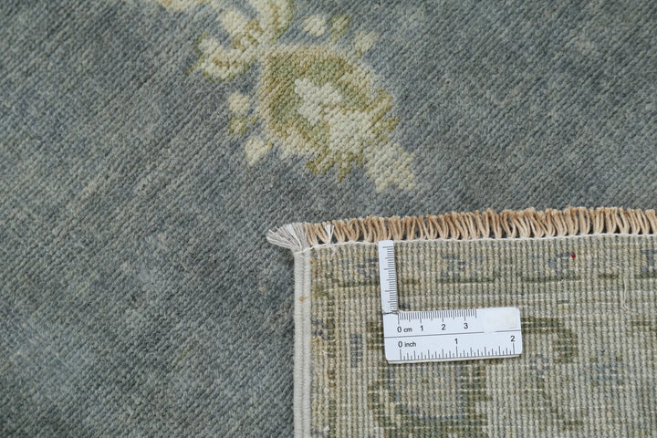 Grey Ivory Indian Ziegler Rug 2' 6" x 7' 9" Hand-Knotted | No. AT28098