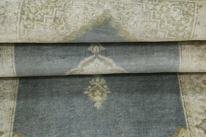 Grey Ivory Indian Ziegler Rug 2' 6" x 7' 9" Hand-Knotted | No. AT28098