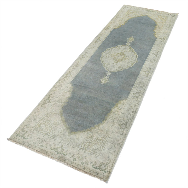 Grey Ivory Indian Ziegler Rug 2' 6" x 7' 9" Hand-Knotted | No. AT28098