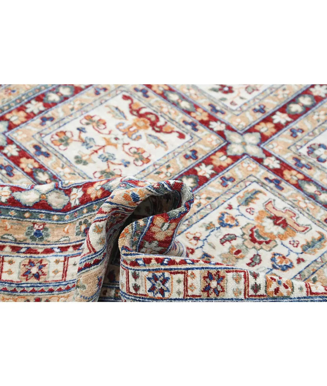 Afghan Bakhtiari Rug 4' 11" x 6' 1" Hand-Knotted | No. AT29068