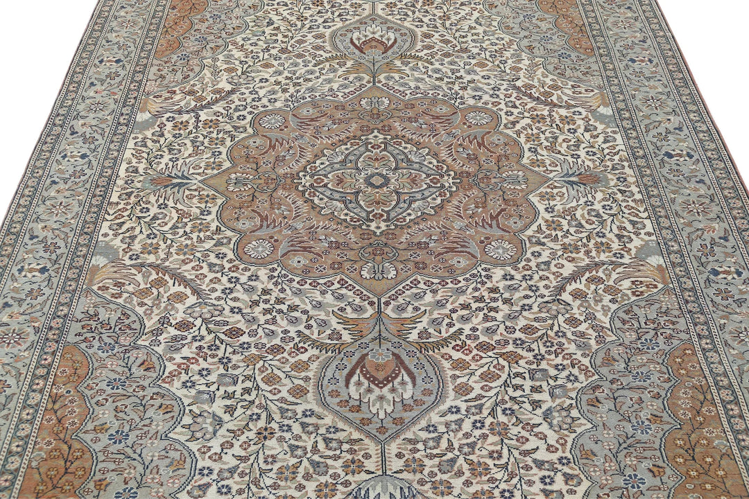 Turkish Kayseri Vintage Rug 6' 5" x 9' 7" Hand-Knotted | No. AT30035