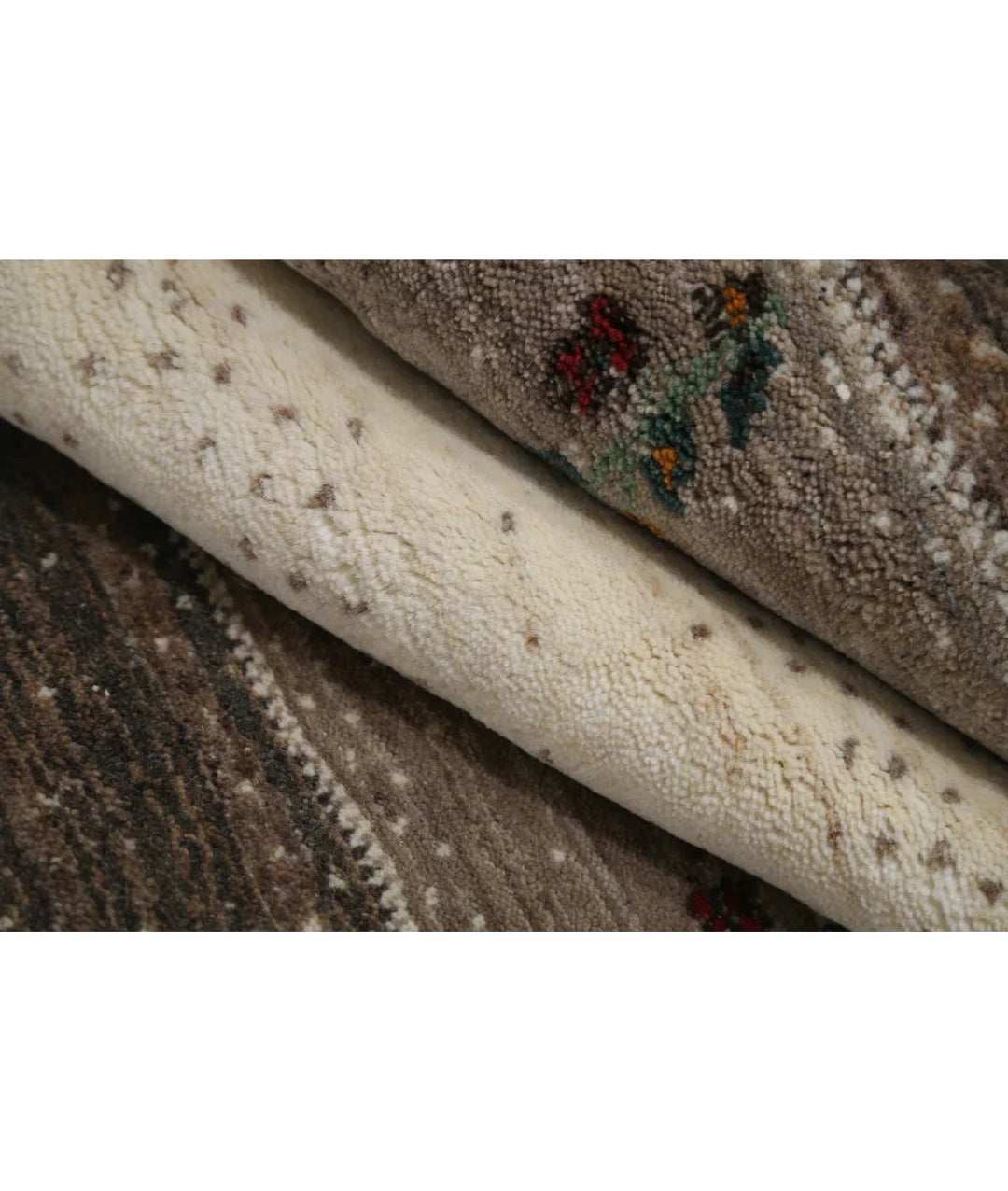 Ivory Indian Oriental Rug 2' 9" x 3' 11" Hand-Knotted | No. AT31980