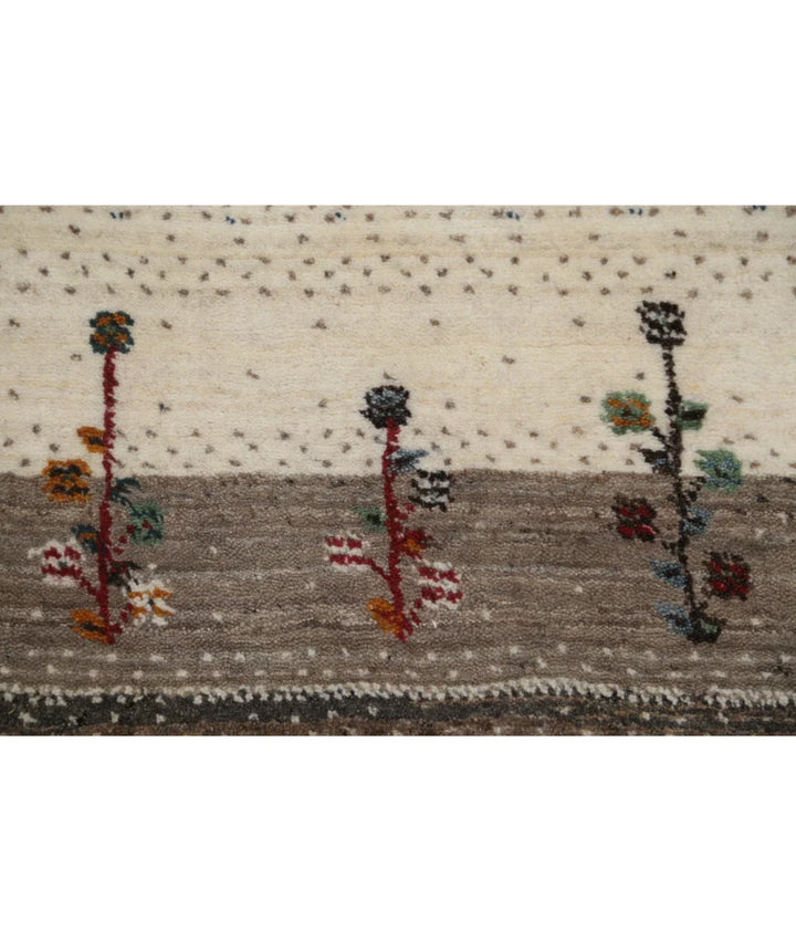 Ivory Indian Oriental Rug 2' 9" x 3' 11" Hand-Knotted | No. AT31980
