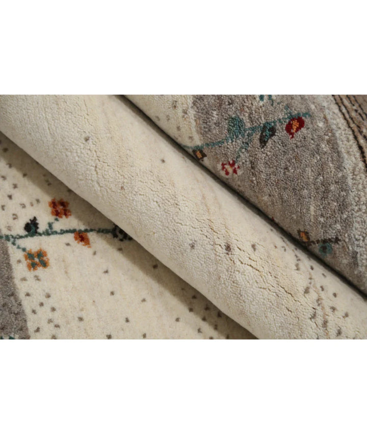 Ivory Indian Lori Rug 4' 8" x 6' 5" Hand-Knotted | No. AT32019