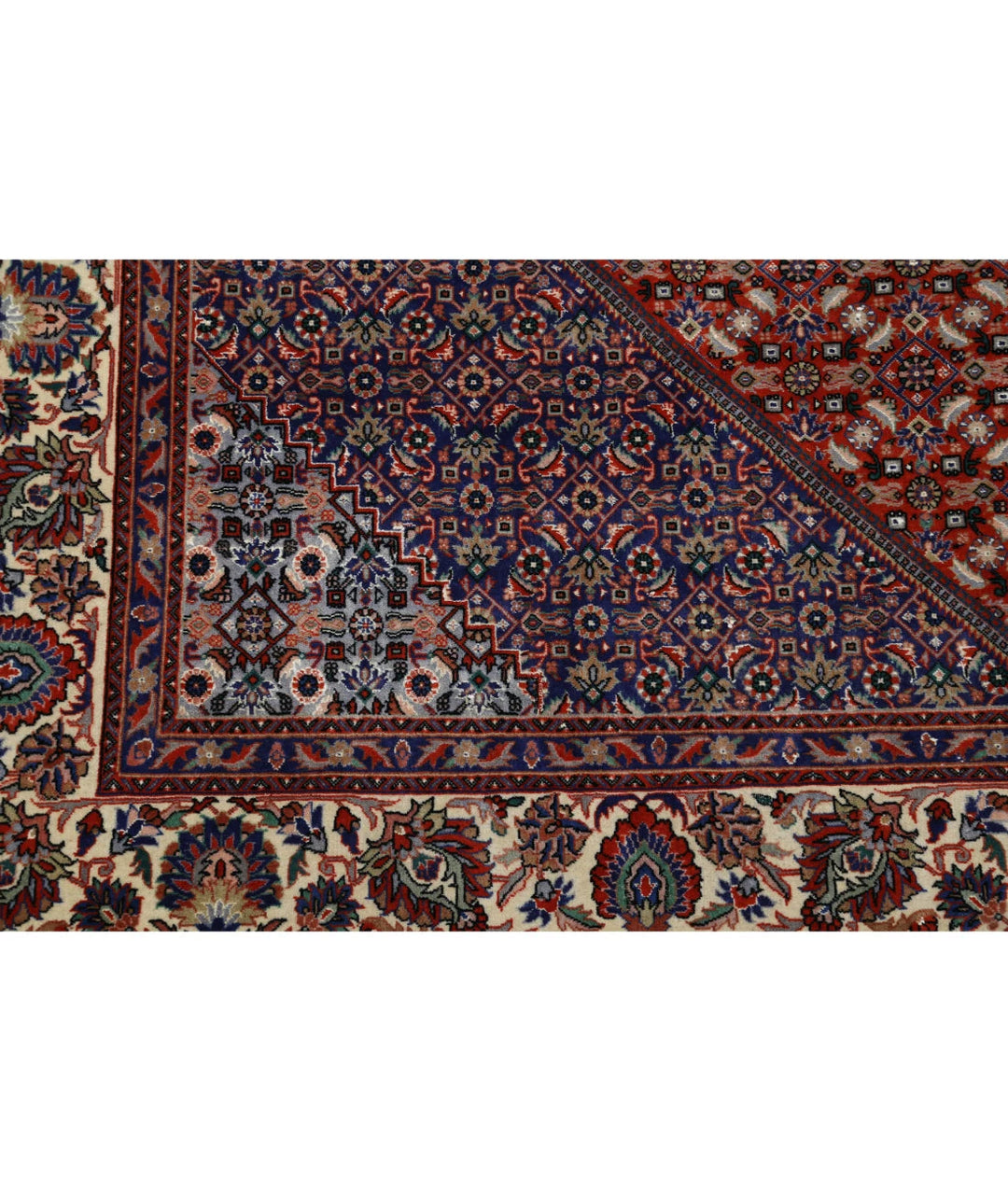 Persian Bijar Rug 6' 7" x 9' 8" Hand-Knotted | No. AT32321