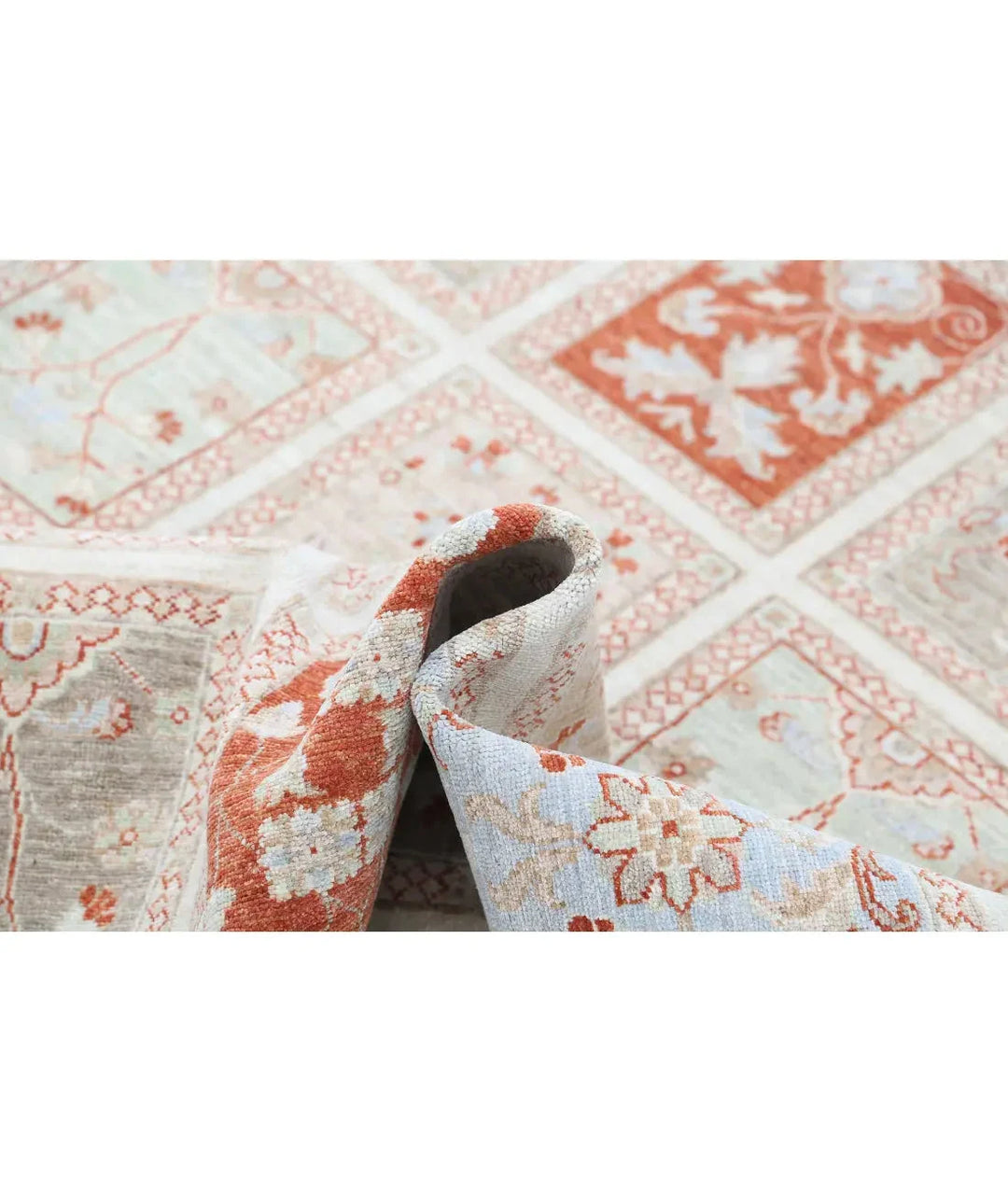 Ivory Afghan Bakhtiari Rug 4' 9" x 6' 4" Hand-Knotted | No. AT34424