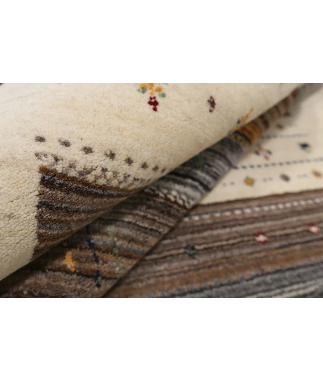 Ivory Indian Oriental Rug 5' 8" x 7' 10" Hand-Knotted | No. AT34610