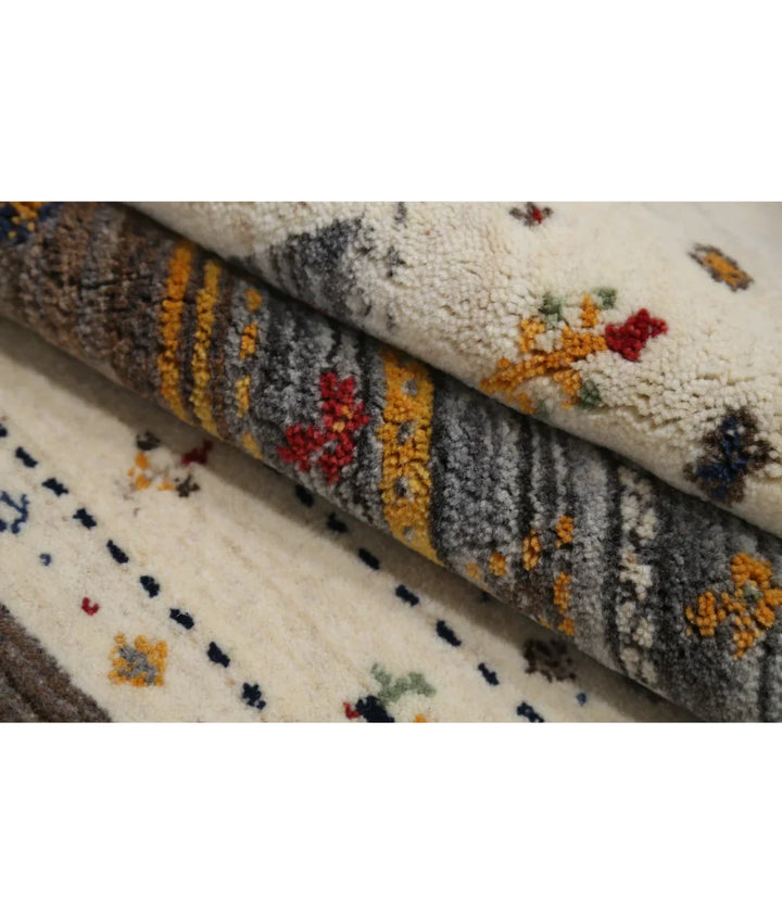 Ivory Indian Lori Rug 2' 10" x 5' 2" Hand-Knotted | No. AT37532