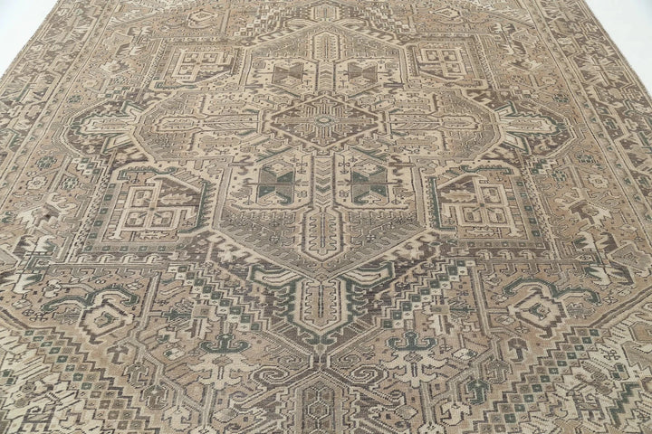Persian Heriz Rug 9' 4" x 12' 8" Hand-Knotted | No. AT42319