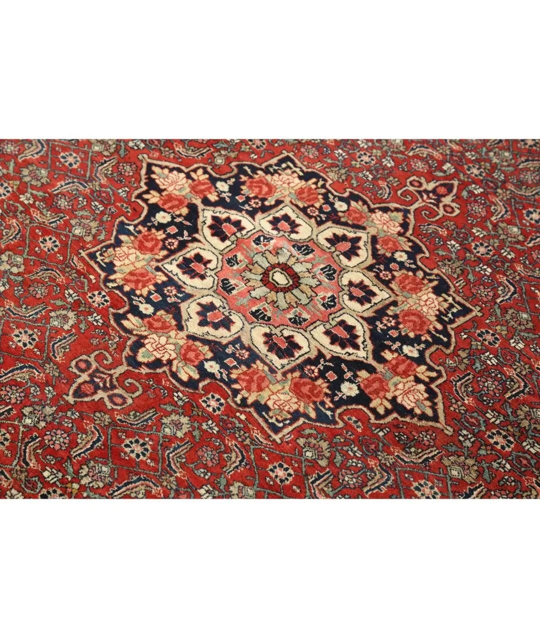 Persian Bijar Rug 4' 6" x 6' 5" Hand-Knotted | No. AT44024