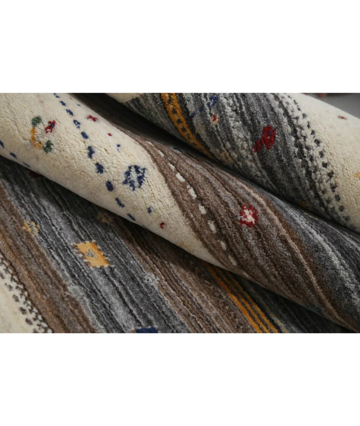 Ivory Indian Lori Rug 4' 0" x 5' 10" Hand-Knotted | No. AT456961