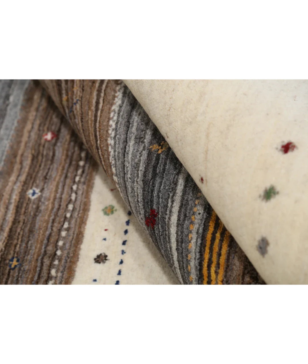Ivory Indian Lori Rug 6' 6" x 9' 10" Hand-Knotted | No. AT46123