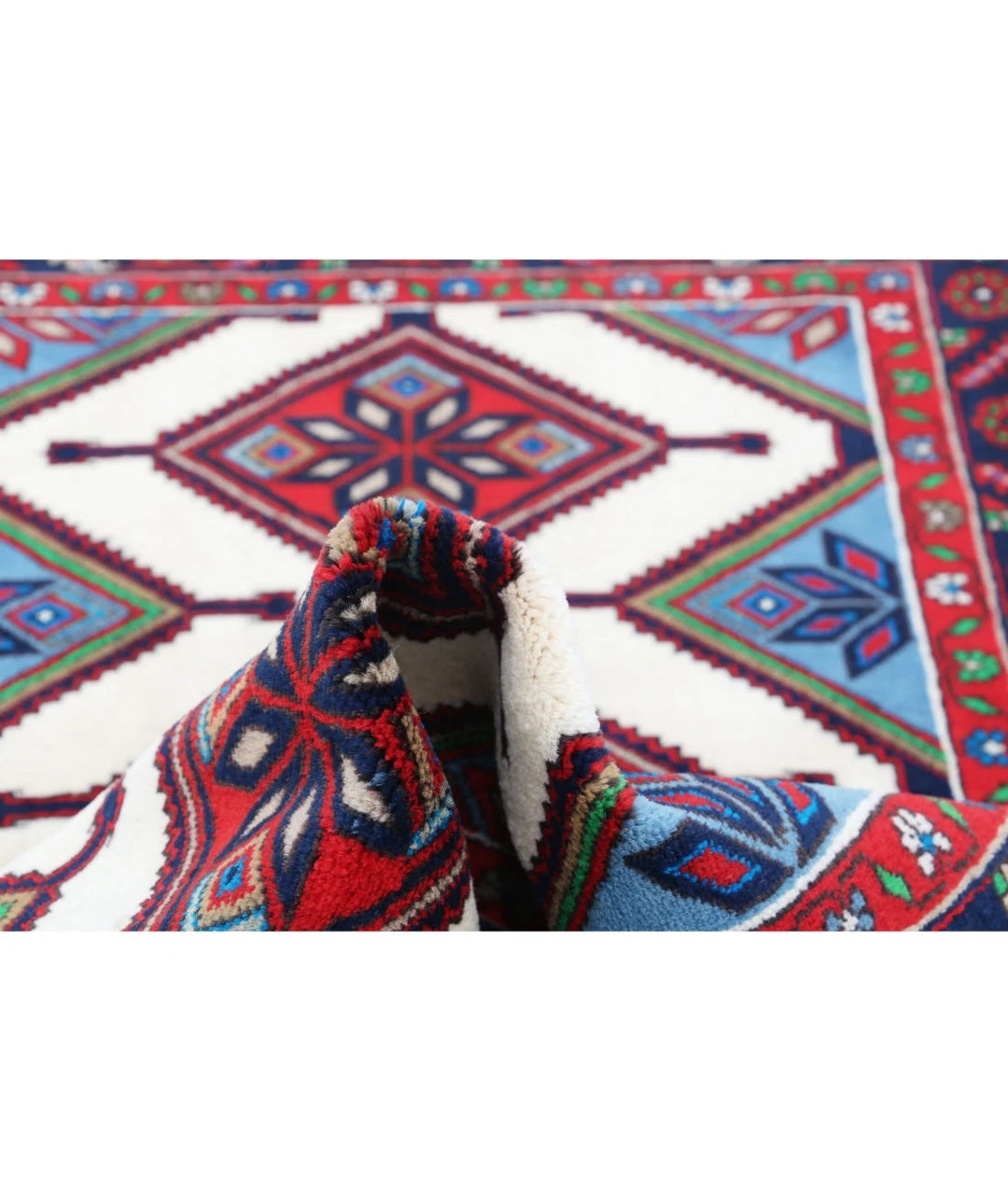 Persian Hamadan Rug 3' 5" x 4' 9" Hand-Knotted | No. AT46525