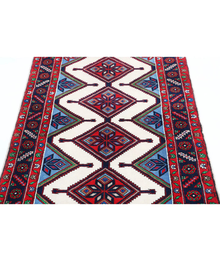 Persian Hamadan Rug 3' 5" x 4' 9" Hand-Knotted | No. AT46525