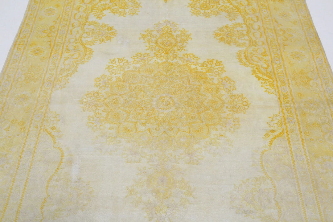 Persian Qum Rug 5' 1" x 7' 10" Hand-Knotted | No. AT48508