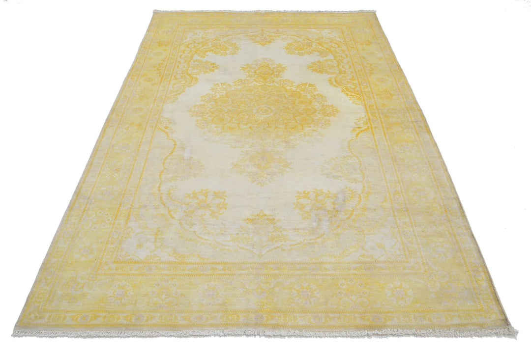 Persian Qum Rug 5' 1" x 7' 10" Hand-Knotted | No. AT48508