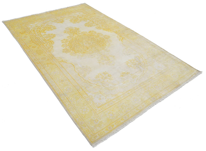 Persian Qum Rug 5' 1" x 7' 10" Hand-Knotted | No. AT48508