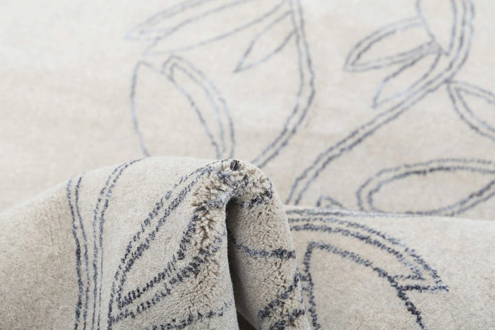 Indian Oriental Rug 4' 7" x 6' 1" Hand-Knotted | No. AT48734