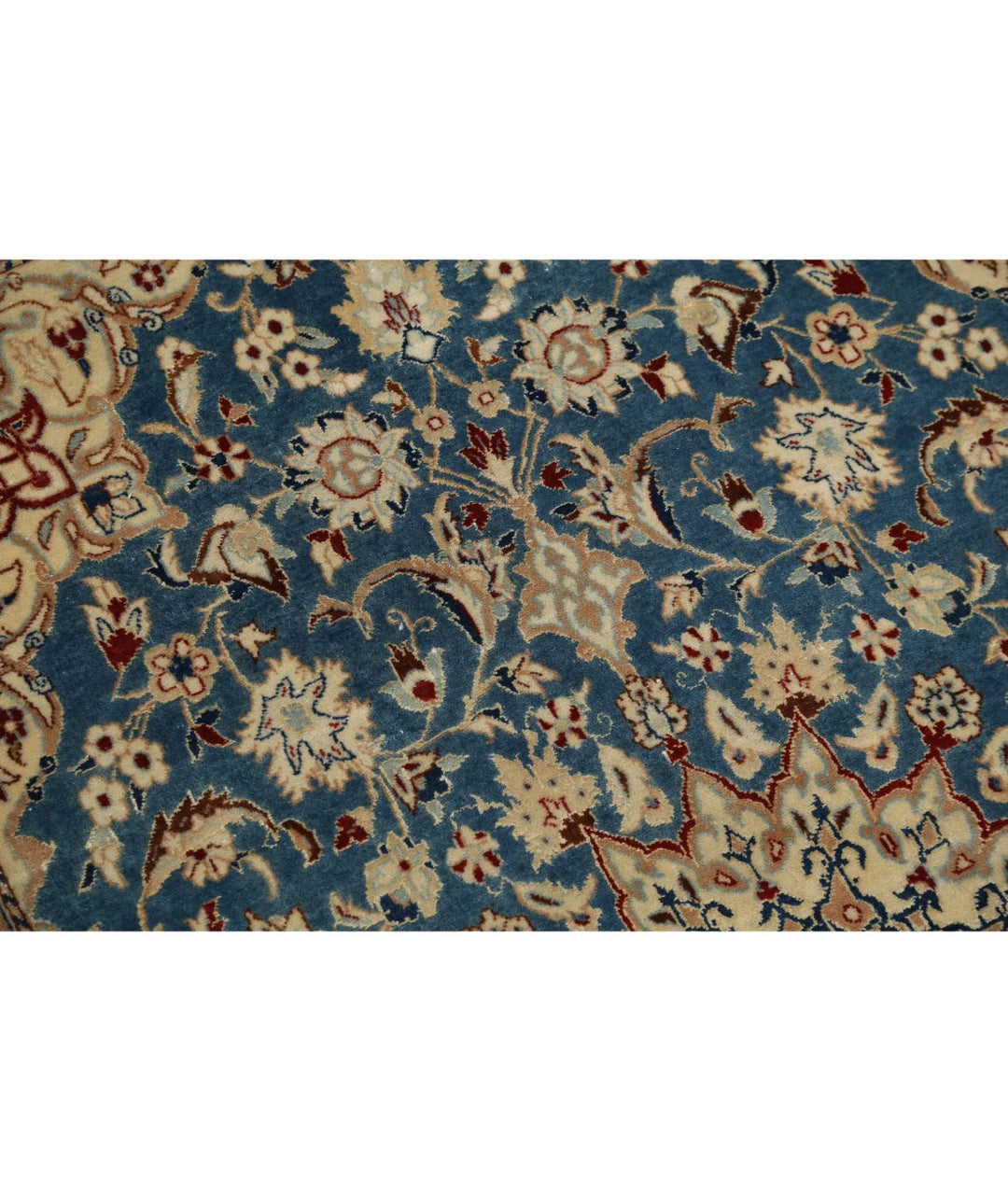 Persian Isfahan Rug 3' 5" x 5' 2" Hand-Knotted | No. AT51732