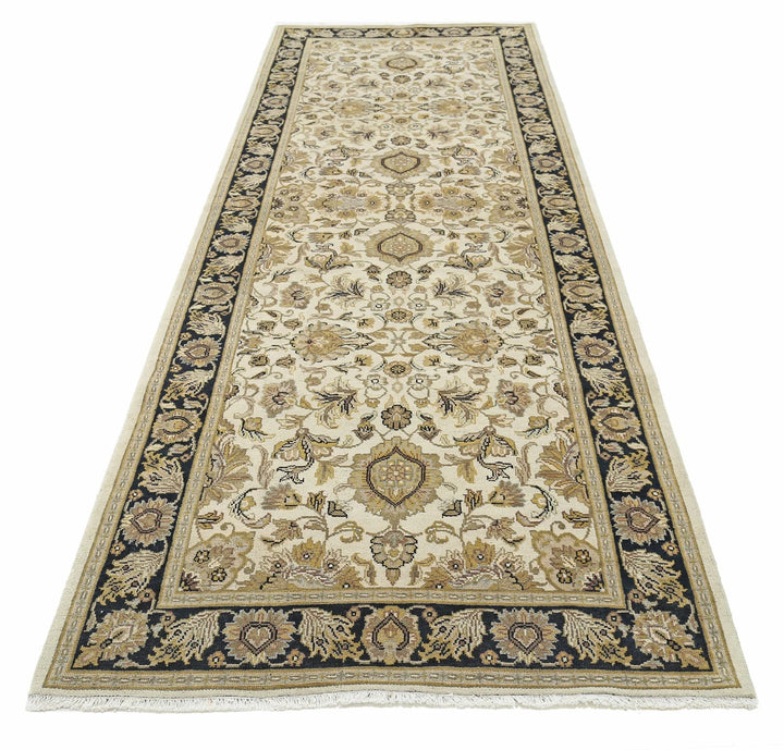 Indian Ziegler Rug 4' 0" x 11' 6" Hand-Knotted | No. AT53804