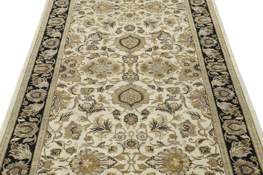 Indian Ziegler Rug 4' 0" x 11' 6" Hand-Knotted | No. AT53804