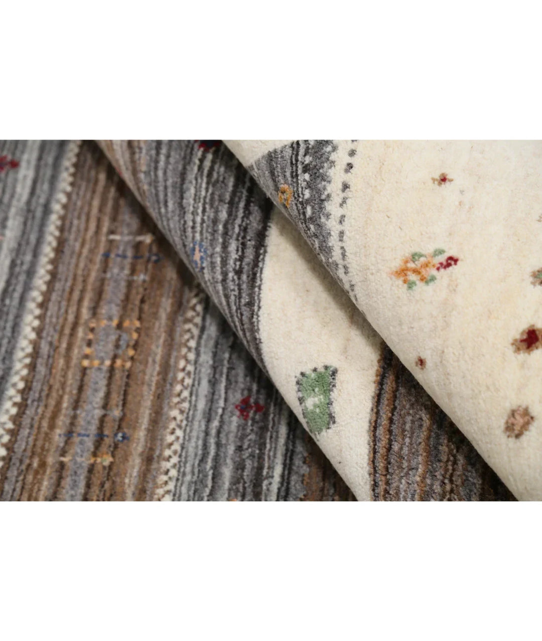 Ivory Indian Oriental Rug 5' 8" x 7' 10" Hand-Knotted | No. AT54253