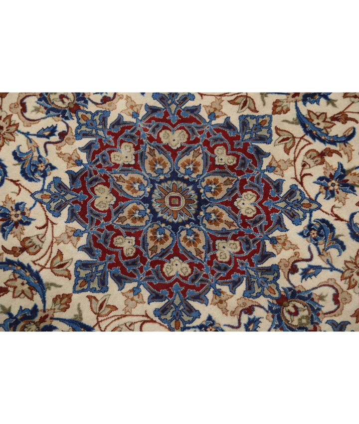 Persian Isfahan Rug 3' 7" x 5' 5" Hand-Knotted | No. AT56533