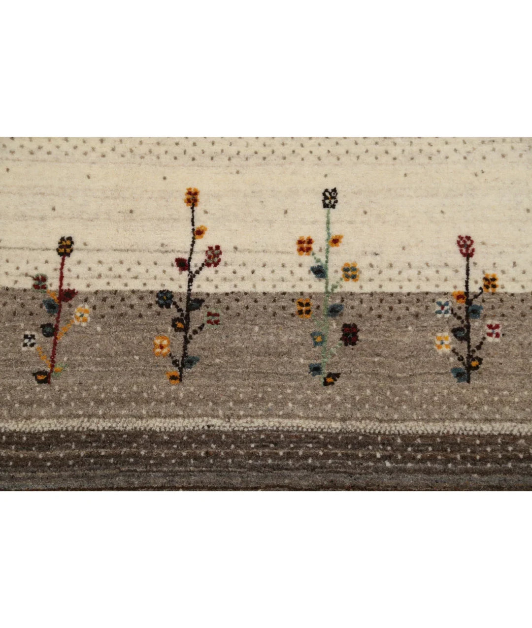 Ivory Indian Oriental Rug 5' 3" x 7' 7" Hand-Knotted | No. AT57203