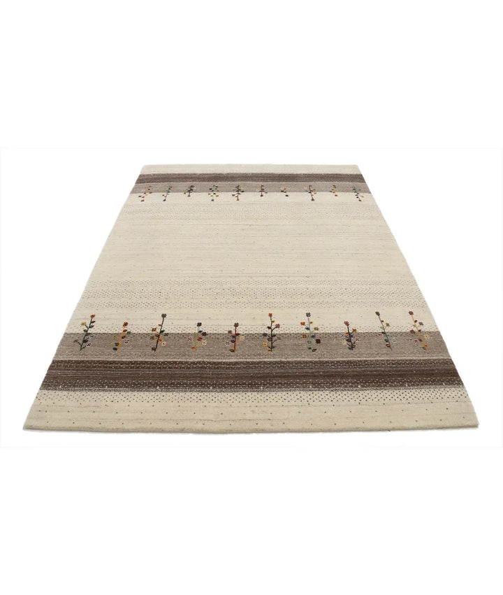 Ivory Indian Oriental Rug 5' 3" x 7' 7" Hand-Knotted | No. AT57203